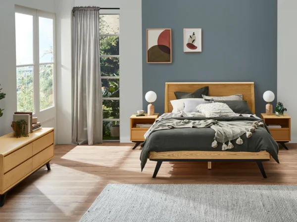 Eriksen timber 4 piece bedroom suite